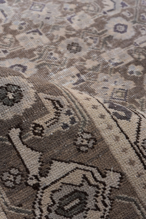 Vintage Tabriz Area Rug (7' x 10')